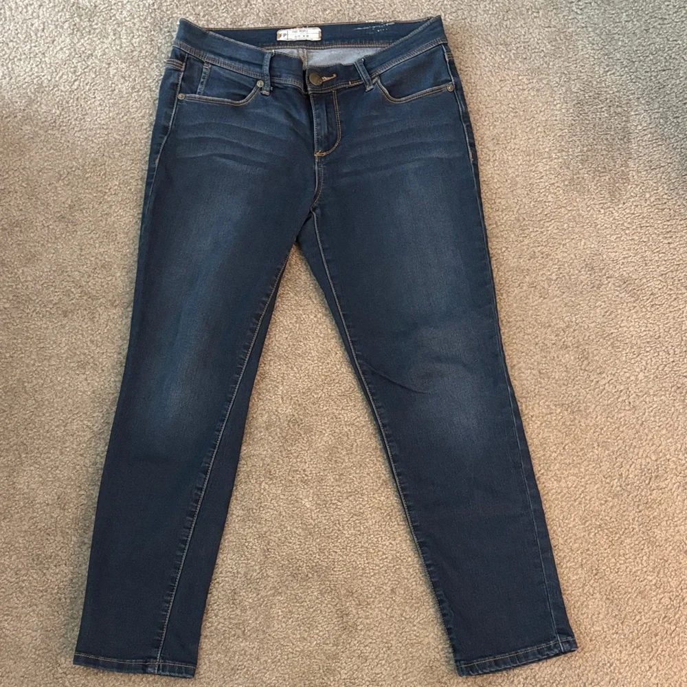 Free People Women's Dark Blue Cropped Jeans - Picture 1 of 5